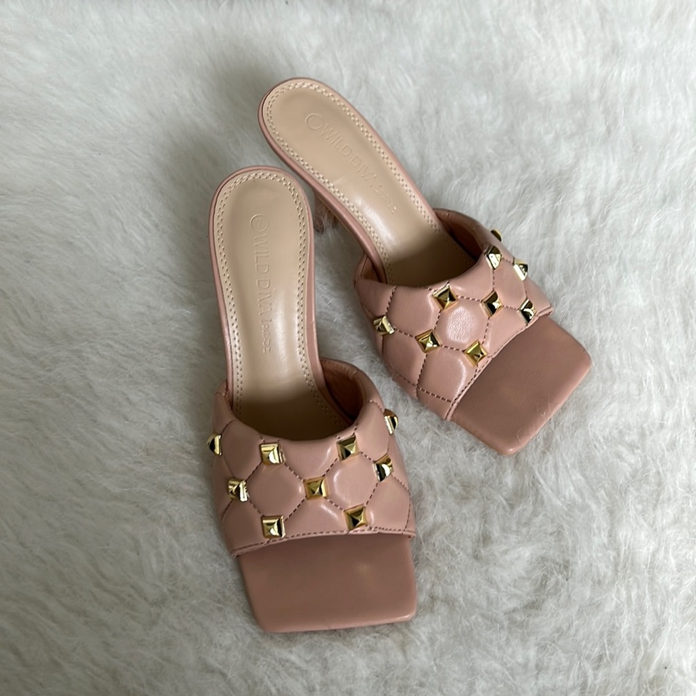 NWT ✨Nude Rockstud square toe heels - Picture 6 of 7